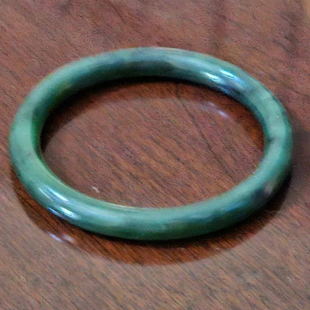 RARE VINTAGE ESTATE GUMPS GUMP'S LEAF GREEN NEPHRITE JADE HEAVY BRACELET BANGLE